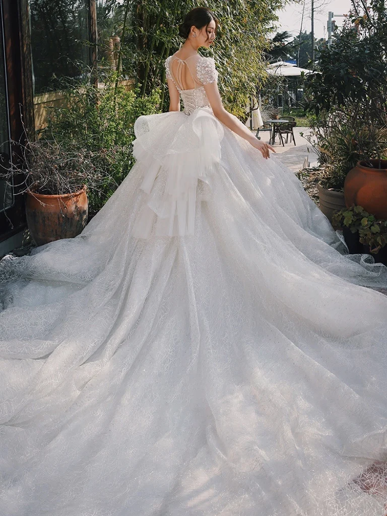 Robes de mariée boule blanche avec appliques, perles, paillettes, manches courtes, tension Icide, col rond, volants de princesse, robe de patients avec traîne