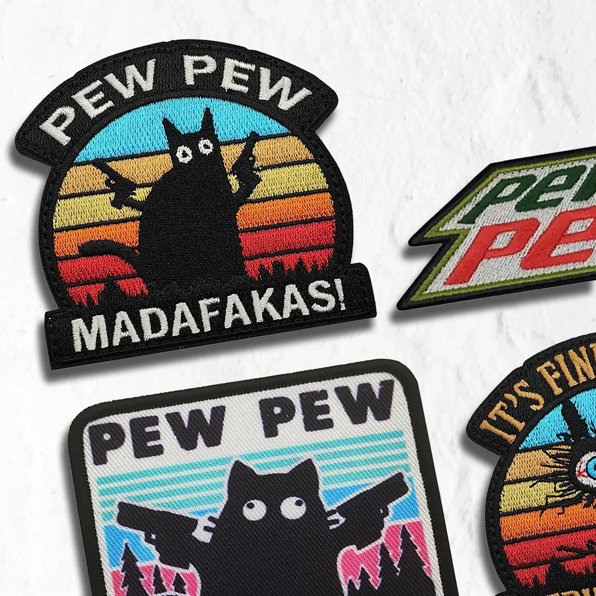 Рисунок 2 - THIS IS FINE нашивки с вышивкой на липучке