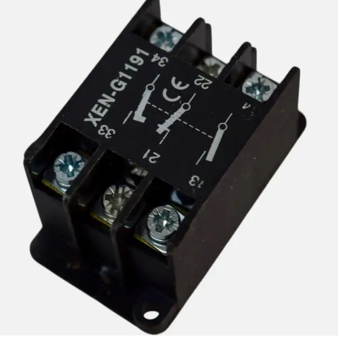 

Brand New original XACA XENG1191 Driving switch contact module electric hoist button contact 1NC+2NO fast delivery