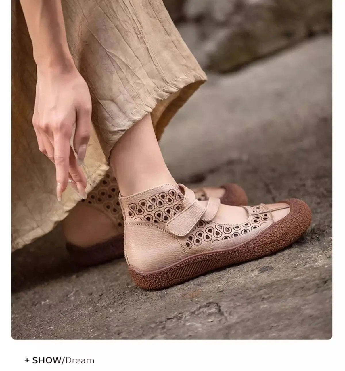 Sommerliche, atmungsaktive Stiefeletten aus echtem Leder, Sandalen für Damen, hohl geschnittene Schnürstiefeletten, handgefertigte flache Freizeitstiefel-Sandalen für Damen – Detail 4