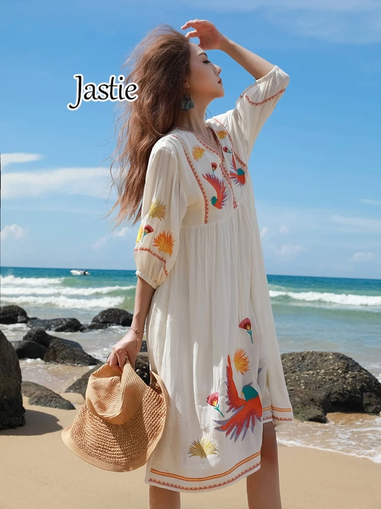 Jastie Ethnic Embroidered Dress Women\'s V-neck 3/4 Sleeves Retro Beach Dress Loose Seaside Vacation Dress Spring And Autumn 2024