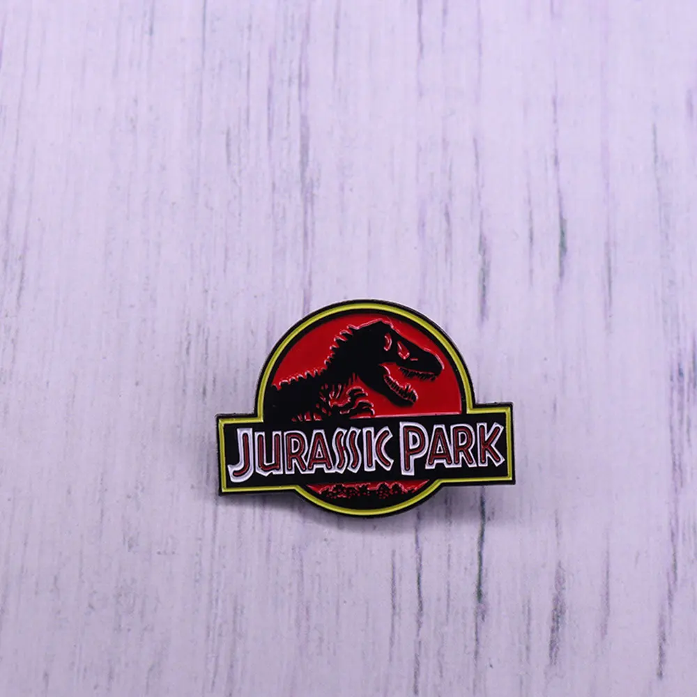 Broche con logotipo de parque de películas, insignia de inspiración de película de aventura de Sci Fi