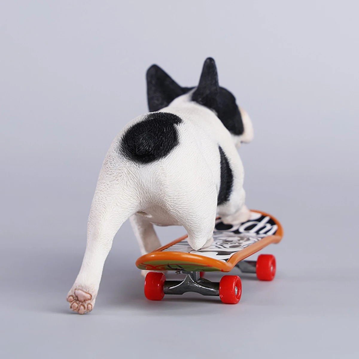 HiPlay JXK, Bulldog francese da skateboard, statuetta animale in scala 1/6 JXK243D