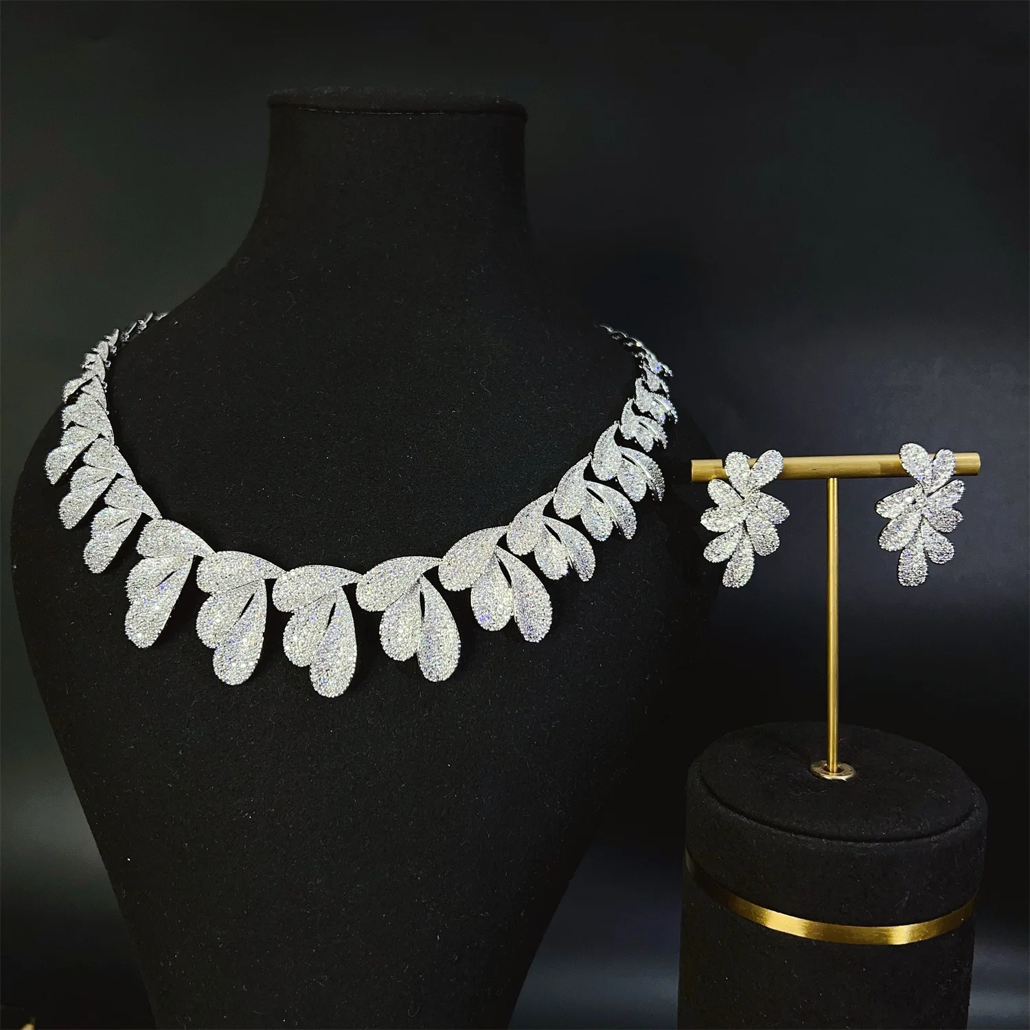 

Personalised Petal Sparkle Solid Jewellery 2 Piece Necklace and Earrings Set Women's Dresses Prom Bridal Event Accessories M-389