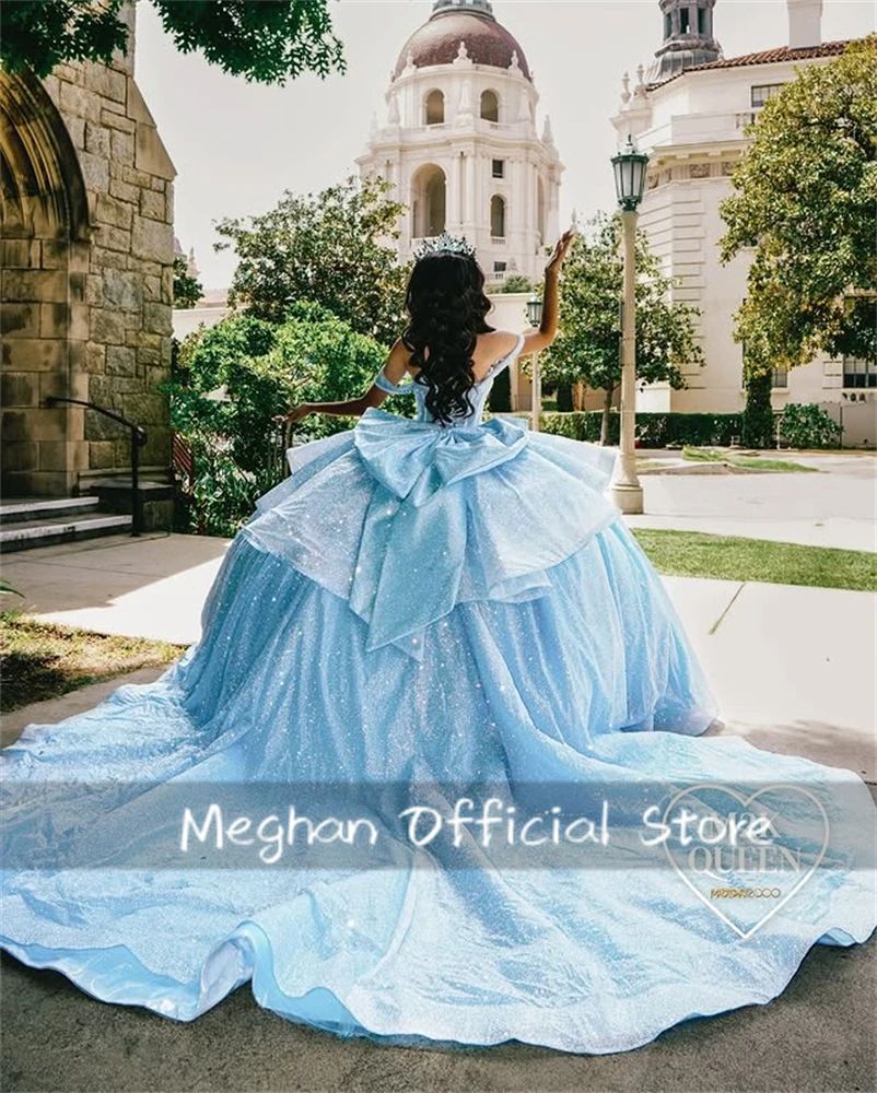 Op maat gemaakte glanzende aquablauwe Quinceanera-jurken Uit de schouder applique Tule Lange staart Strik Vestido 15-Quinceanera
