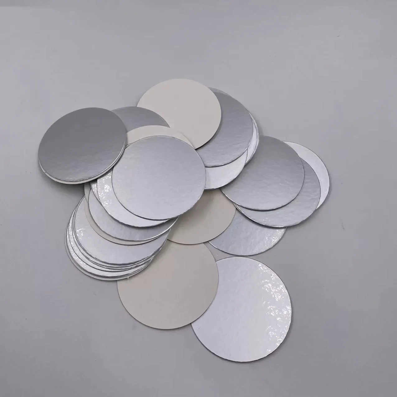 

Smooth sealing aluminum foil PET plastic bottle, PP plastic bottle use, seal the bottle mouth to prevent leakage Duotight Keg