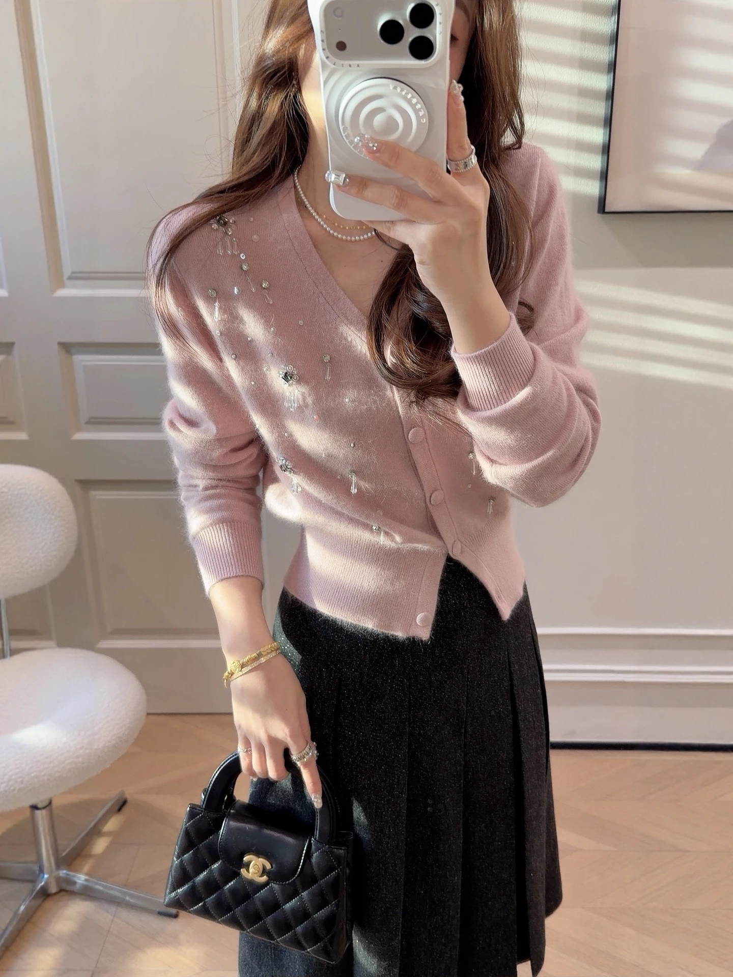 

PINZIKO Heavy-Weight Bear Rabbit Knitted Sweater V-Ne Autumn Winter Woolen Cardigan Women's Casual Faion Embellied with...