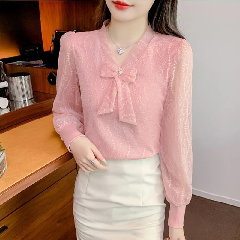 Chemises élégantes en dentelle rose pour femmes, manches longues, vêtements coréens Y2k, Slim, bureau, hauts pour dames, automne hiver, col en V, chemisiers décontractés