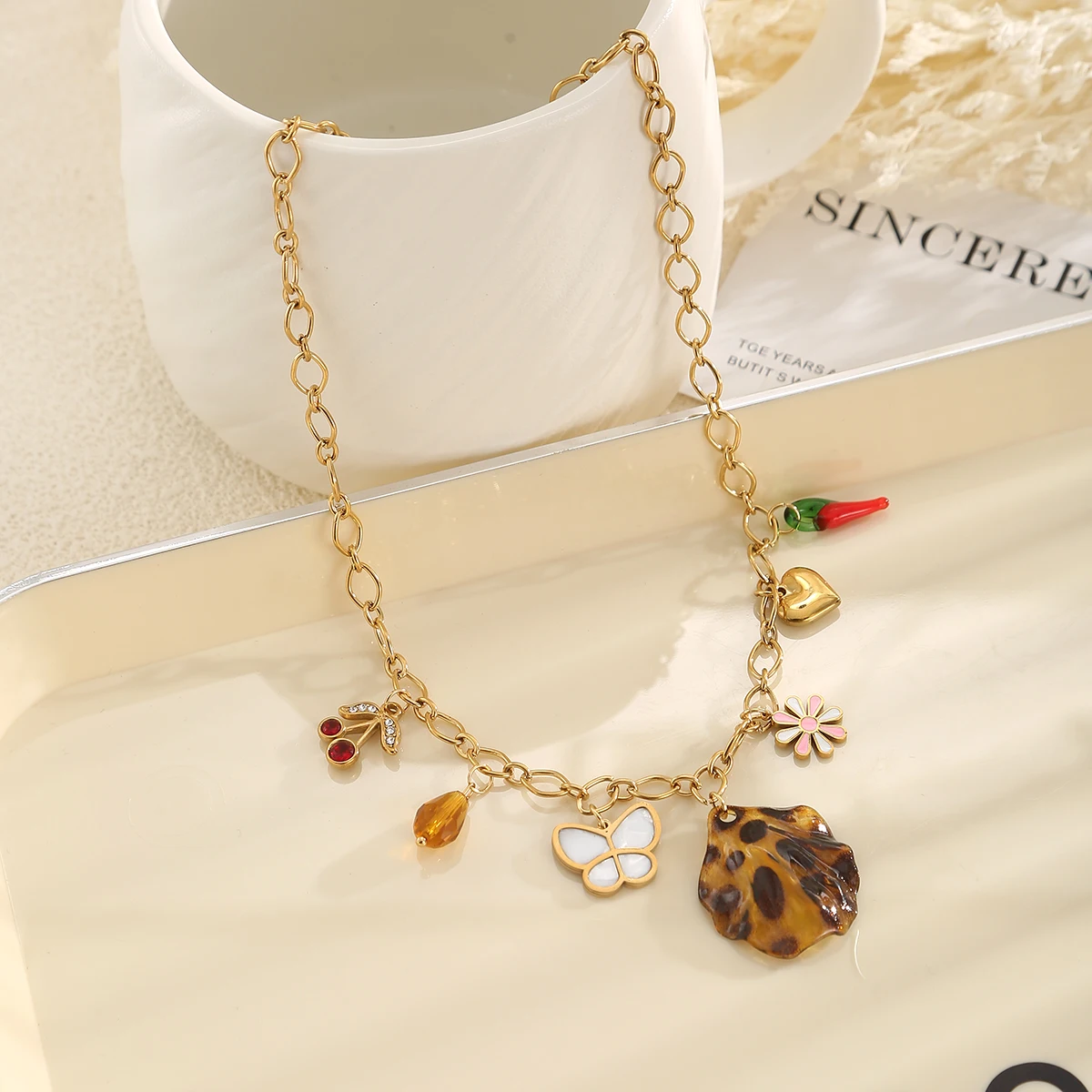 GIOIO الفولاذ المقاوم للصدأ الرجعية المينا قلادة قلادة للنساء Y2K عقد بطرا عتيق المرأة الفاخرة قلادة مجوهرات الأزياء