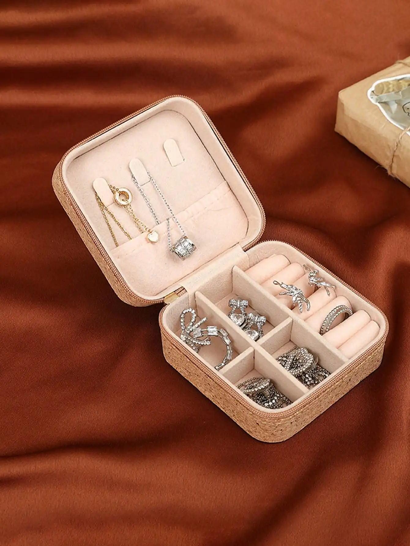 Kotak Perhiasan Vintage Motif  - Travel Accessories Jewelry ulasan dan harga