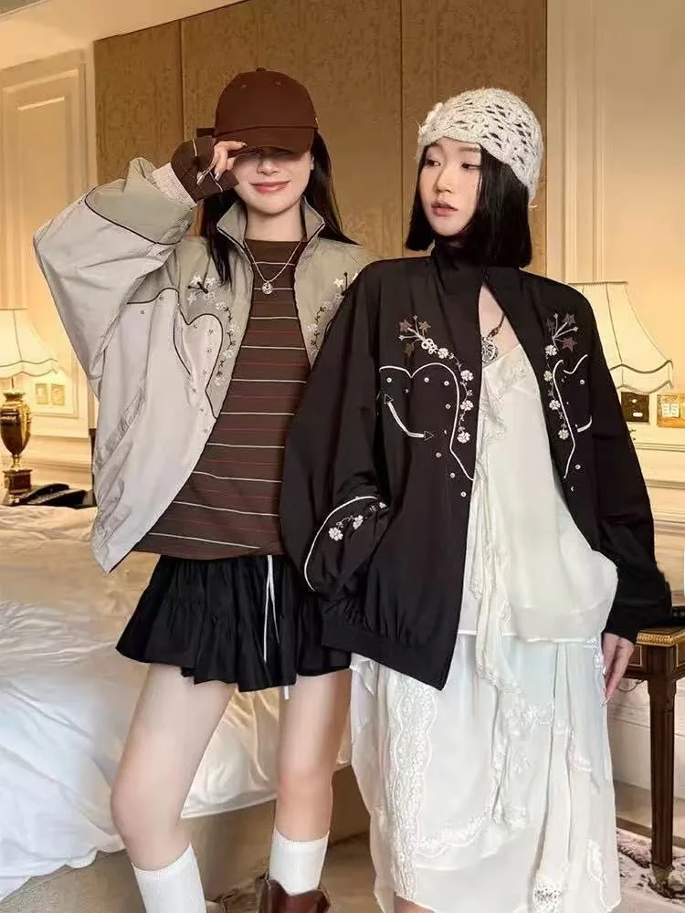 

Женская повседневная куртка Ele с вышивкой, воротником-стойкой, на молнии, свободного кроя, ветрозащитная, из полиэстера, с длинными рукавами