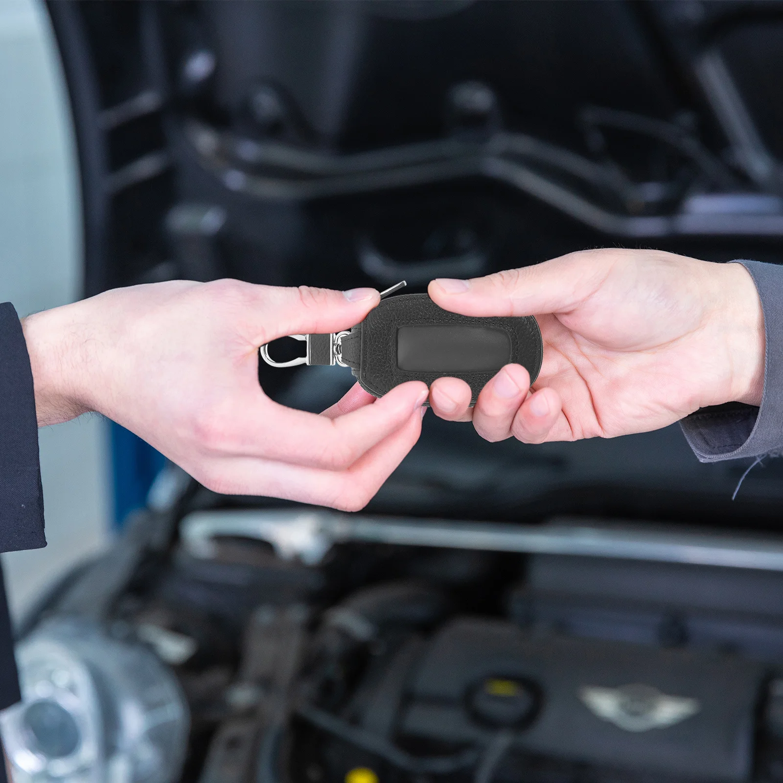 

CVUTOVO Portable Car Key Pouch Compact Lightweight Zipper Case with Soft Lining for Daily Use