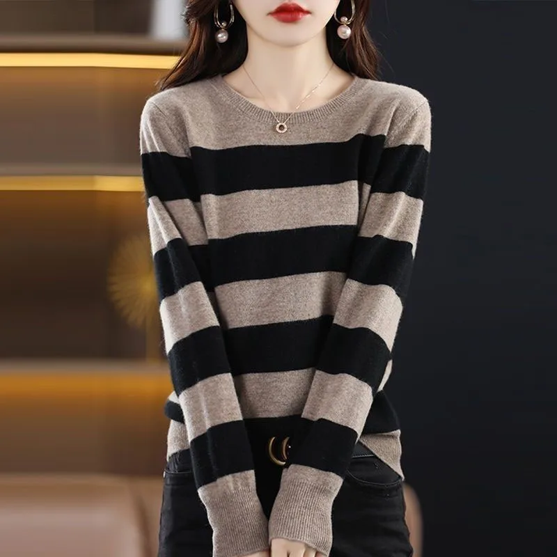 New Spring and Autumn Fashion Trend Round Neck Stripe Foreigner Loose Size Versatile Casual Women\'s Knitted Long Sleeve Sweater