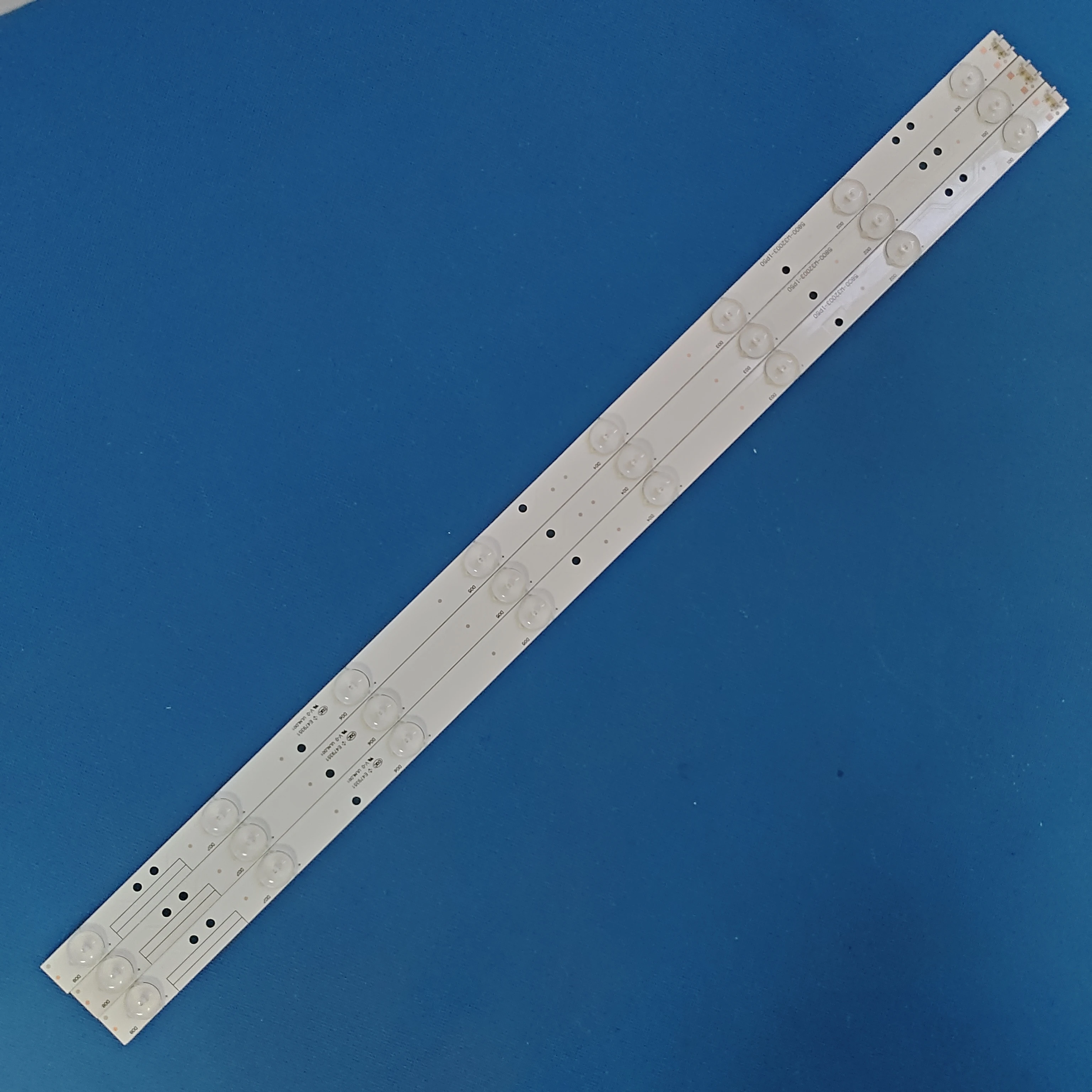 LED Backlight strip 8 Lamp for Skyworth 32e36 32_3X8 32E350E 32E320W 32LF500B 32INCH WS V2.0 PITCH 80MM 32E310C LED32C45RQD