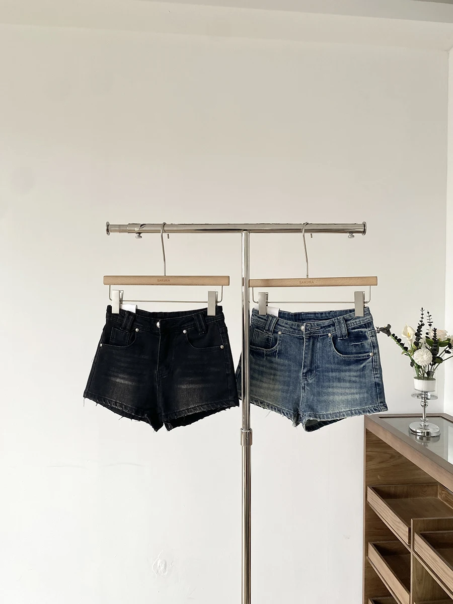 Hot Girl High Waist Washed Denim Short Pants Women Summer 2025 New American Stylish Fashion Wide Leg Short Shorts