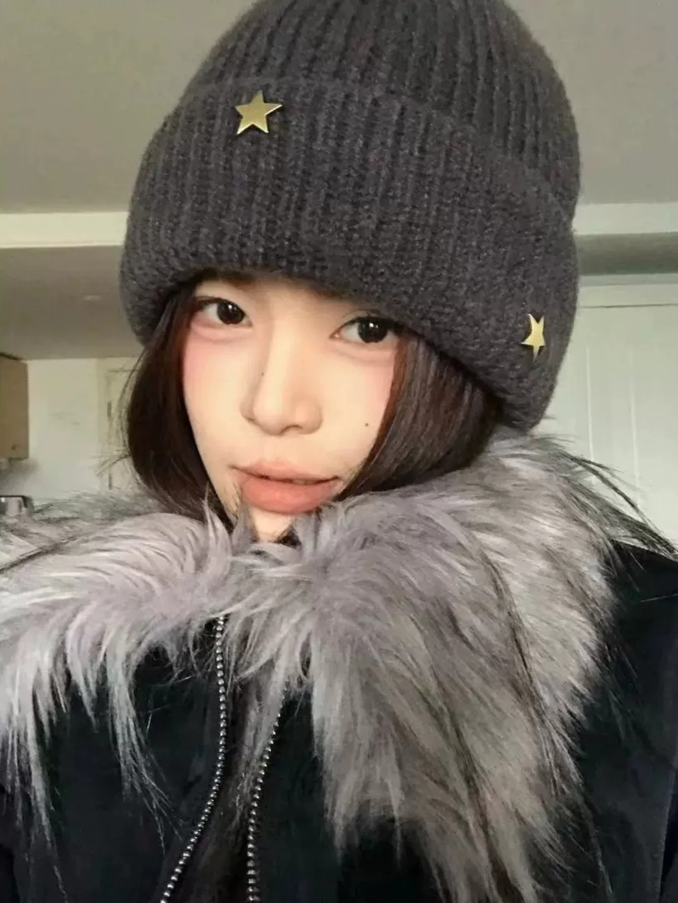 Winter Women's New 2026 Stereoscopic Star Knitted Knitted Wool Hat for Women's Warmth Stacking Head Cap Flanged Cold Hat
