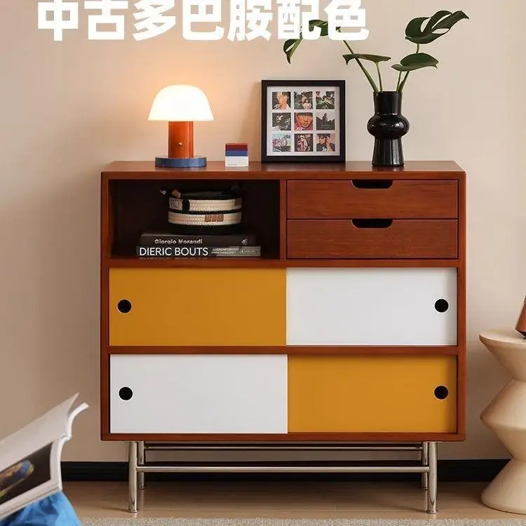 Mittelalterlicher Esszimmerschrank aus Massivholz, Schlafzimmerschrank mit Schubladen, Bücherregal, Schiebetür, farblich passender Schrank, Retro-Wohnzimmer