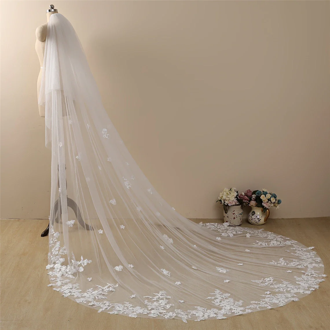 Vintage Flowery Wedding Blusher Floral Cathedral Veil Lace 2 Tier Bridal Chapel Length Veil