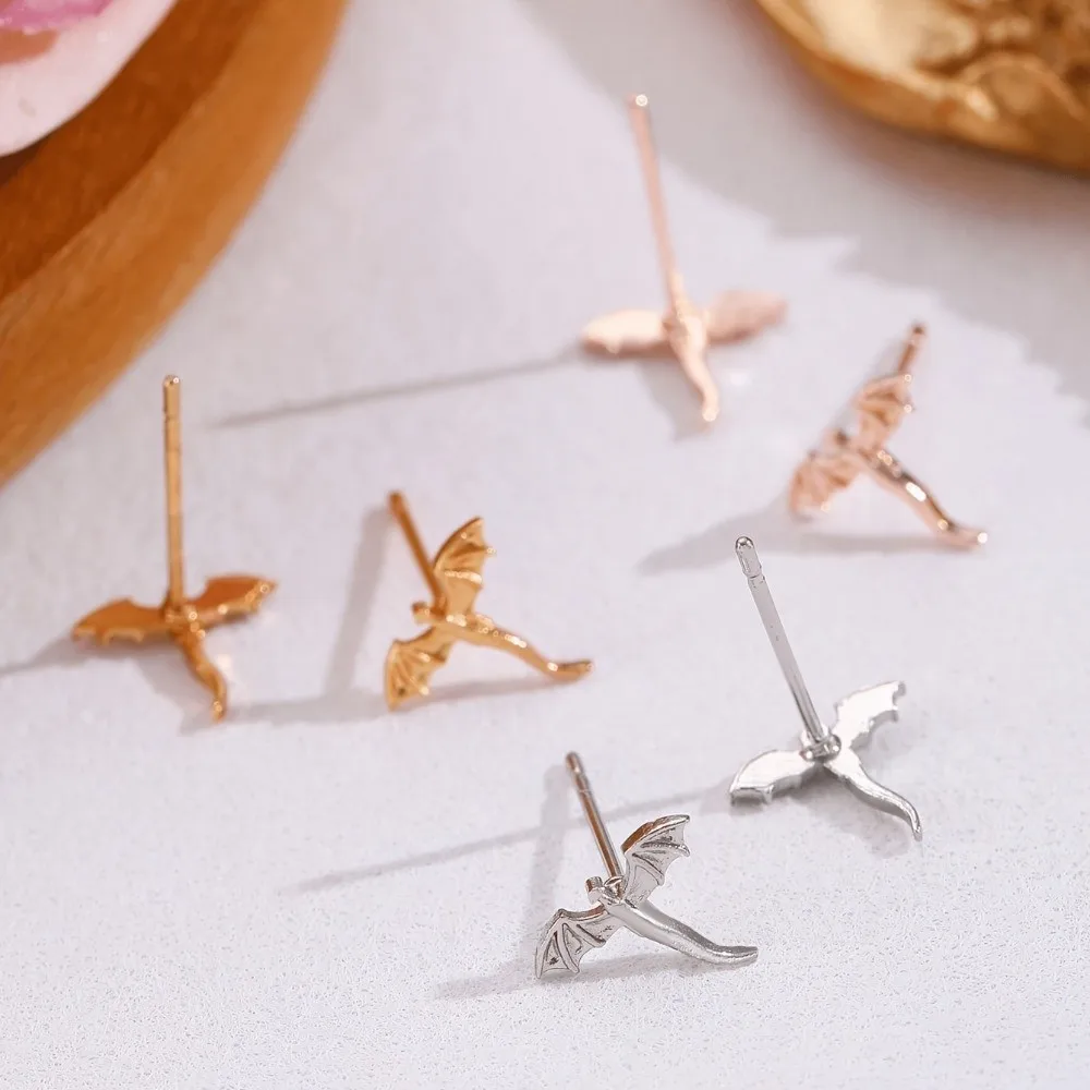 Distinctive Unique Vintage Dragon Earrings Personality Creative Metal Stud Earrings Small Flying Dragon Stud Earrings Daily
