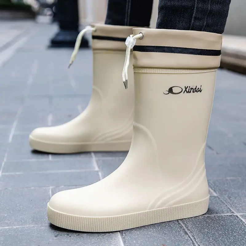 Fashionable and Versatile Rain Boots Trendy Couple's Mid-calf Rain Boot Waterproof Cinch Non-slip and Wear-resistant Rubber Shoe