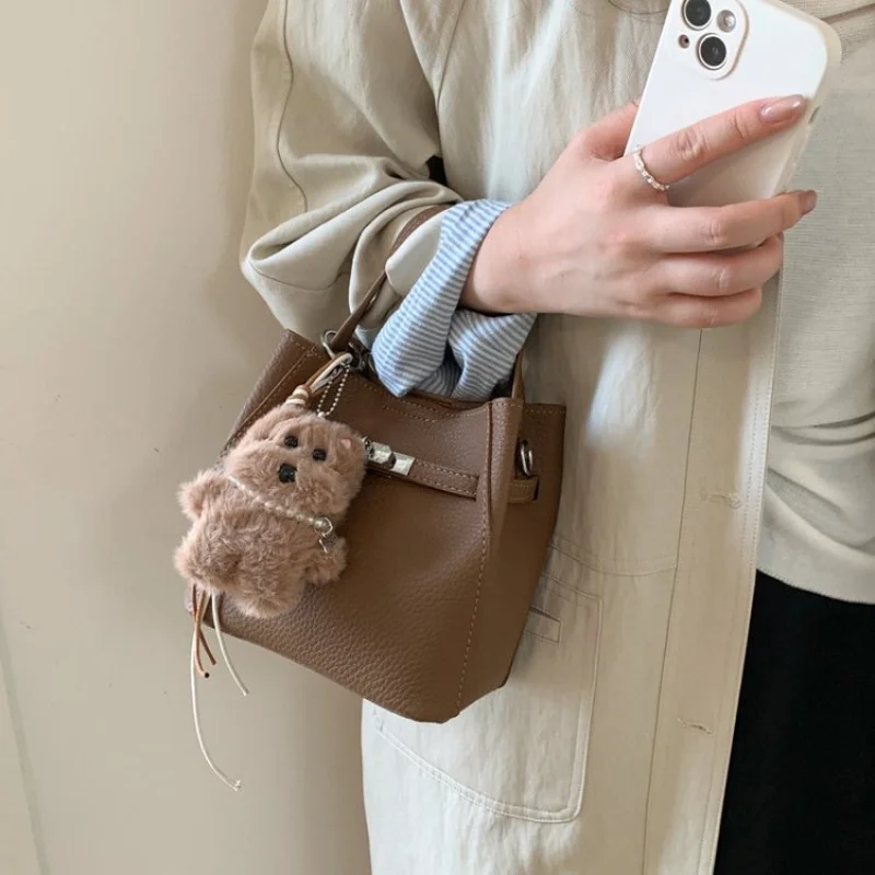 

Luxury Women's Casual Simple Leather Handbag Trendy Commuter Elegant Ladies Vintage Fashionable Crossbody Bag