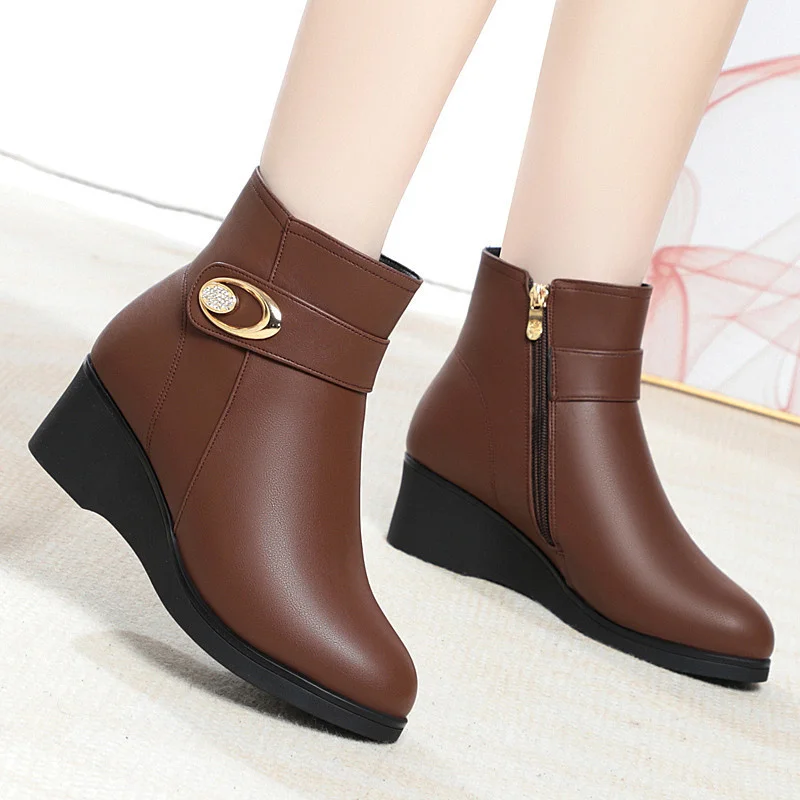 Soft Leather Women's Round Toe Zipper Anti-slip Cotton Shoes Mother Winter Wool Fur Wedges Thick Sole Warm Snow Boots