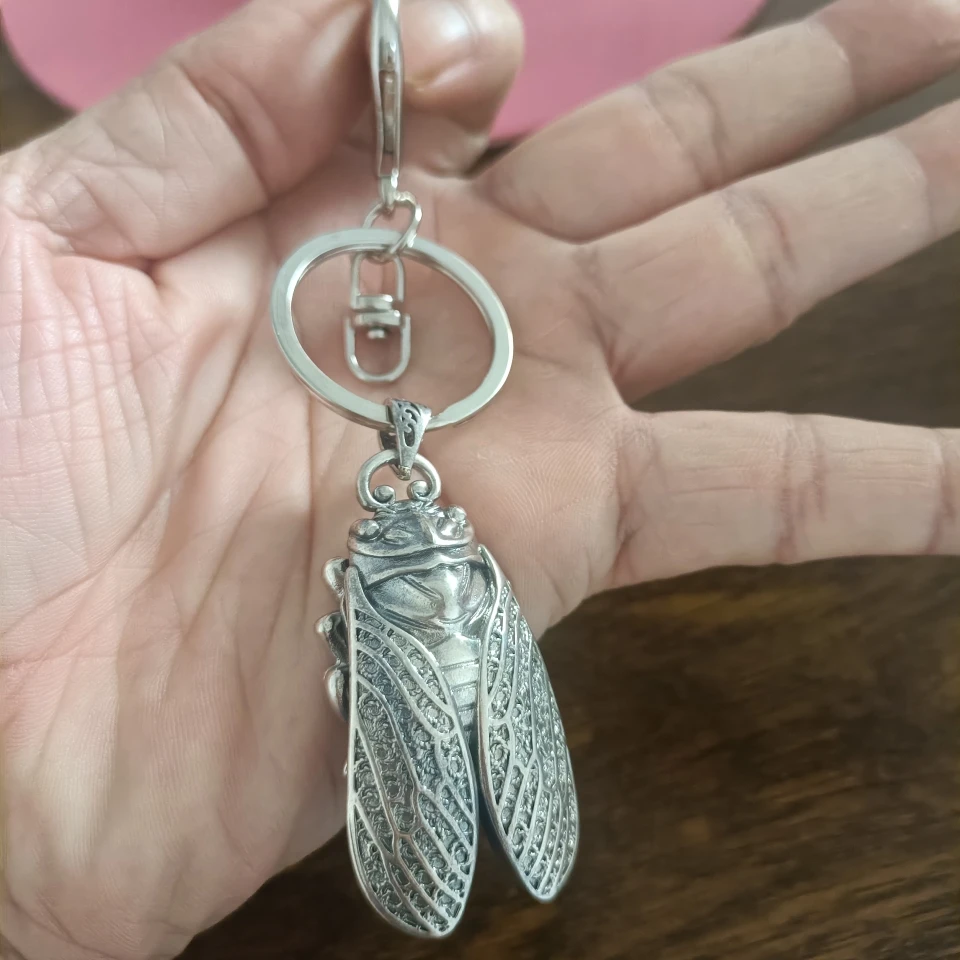 Male Female Unique Keyring Cute Cicada Key Chain for Men Wild Outing Keychain for Men Women Fashion Animal Key Ring Gift