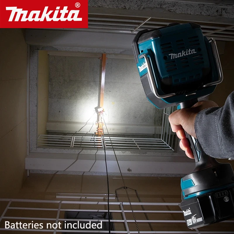 Makita DML812 LED Spotlight 18V Cordless Long Distance Rechargeable Work Area 1000 Lumen Flashlight Bare Tool