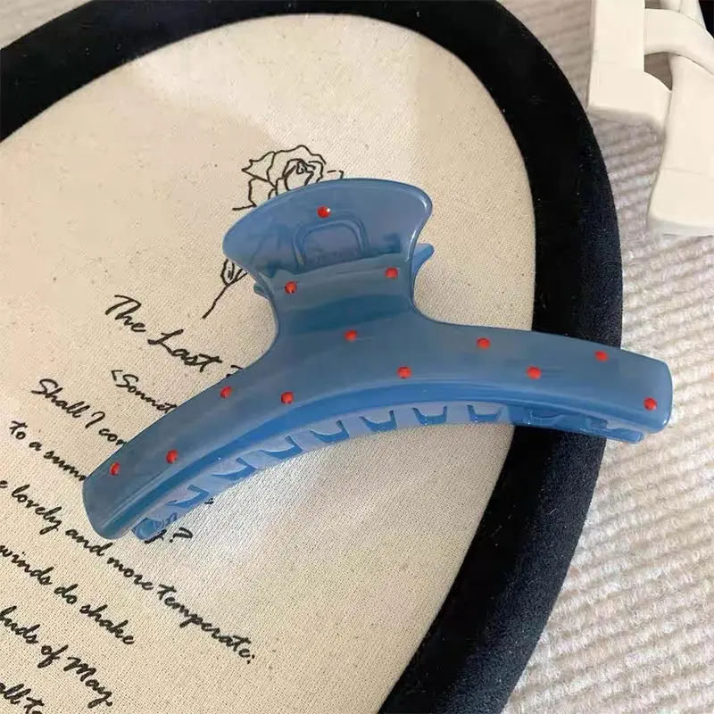 Рисунок 6 - Винтажная заколка для волос с синим