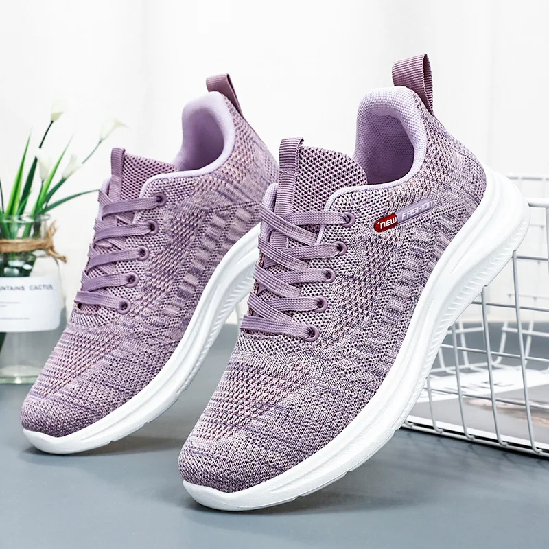 

Женские новые весенние кроссовки из ткани Fly Weave с мягкой подошвой, повседневные кеды