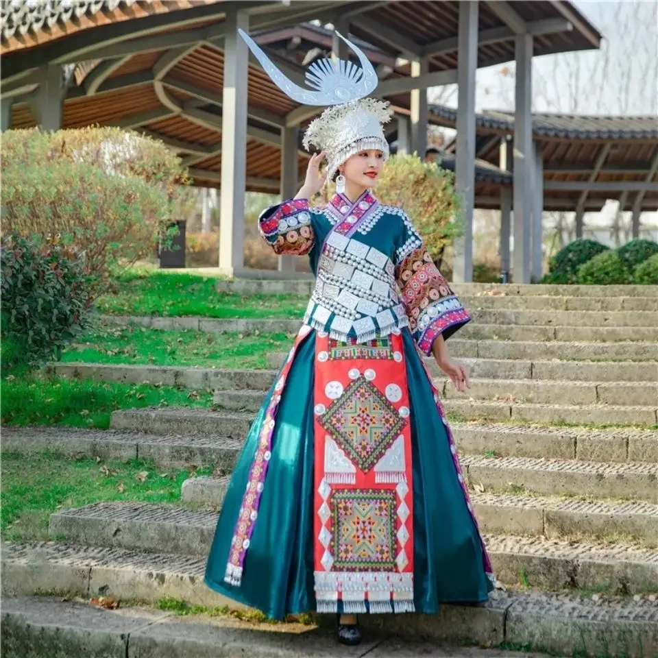 

Новые костюмы Мяо, сценические игры, костюмы Тоцзя, фотография, комплект из трех предметов в этническом стиле