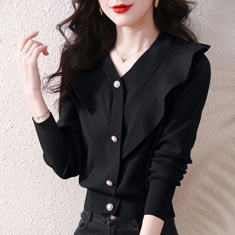 Camisa elegante con cuello en V y botones para mujer, camisa con volantes empalmados de Color sólido, ropa informal holgada, blusas que combinan con todo, otoño e invierno, 2023