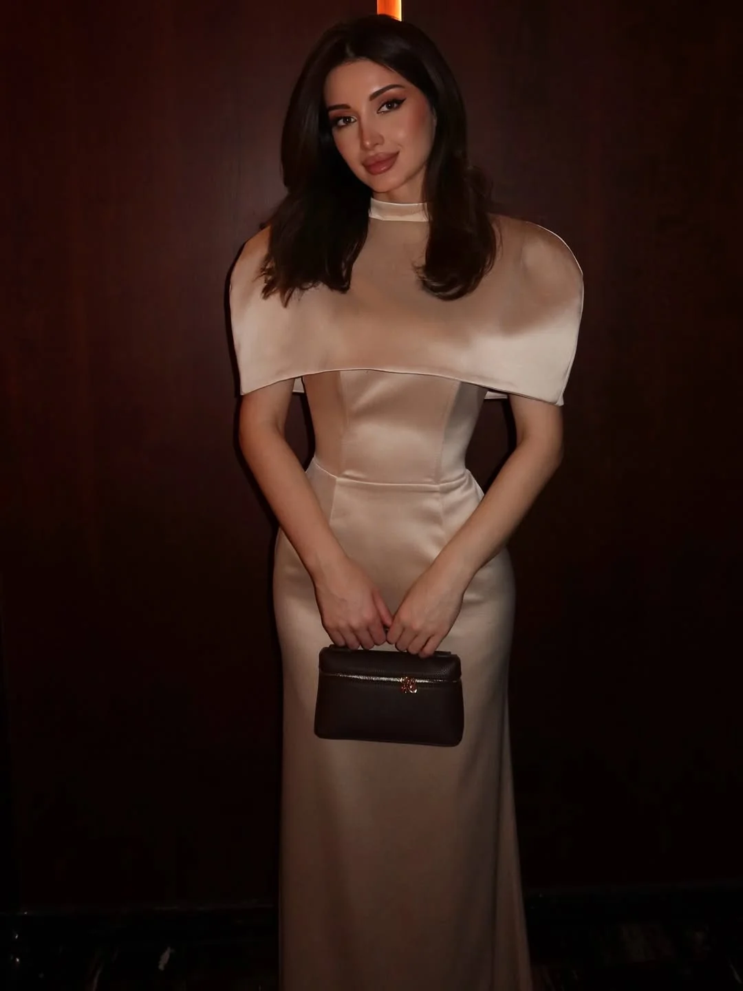 فساتين الحفلات المسائية الفاخرة دبي خمر الساتان طول الأرض مناسبة رسمية فساتين حفلات حورية البحر مخصصة أطقم فساتي