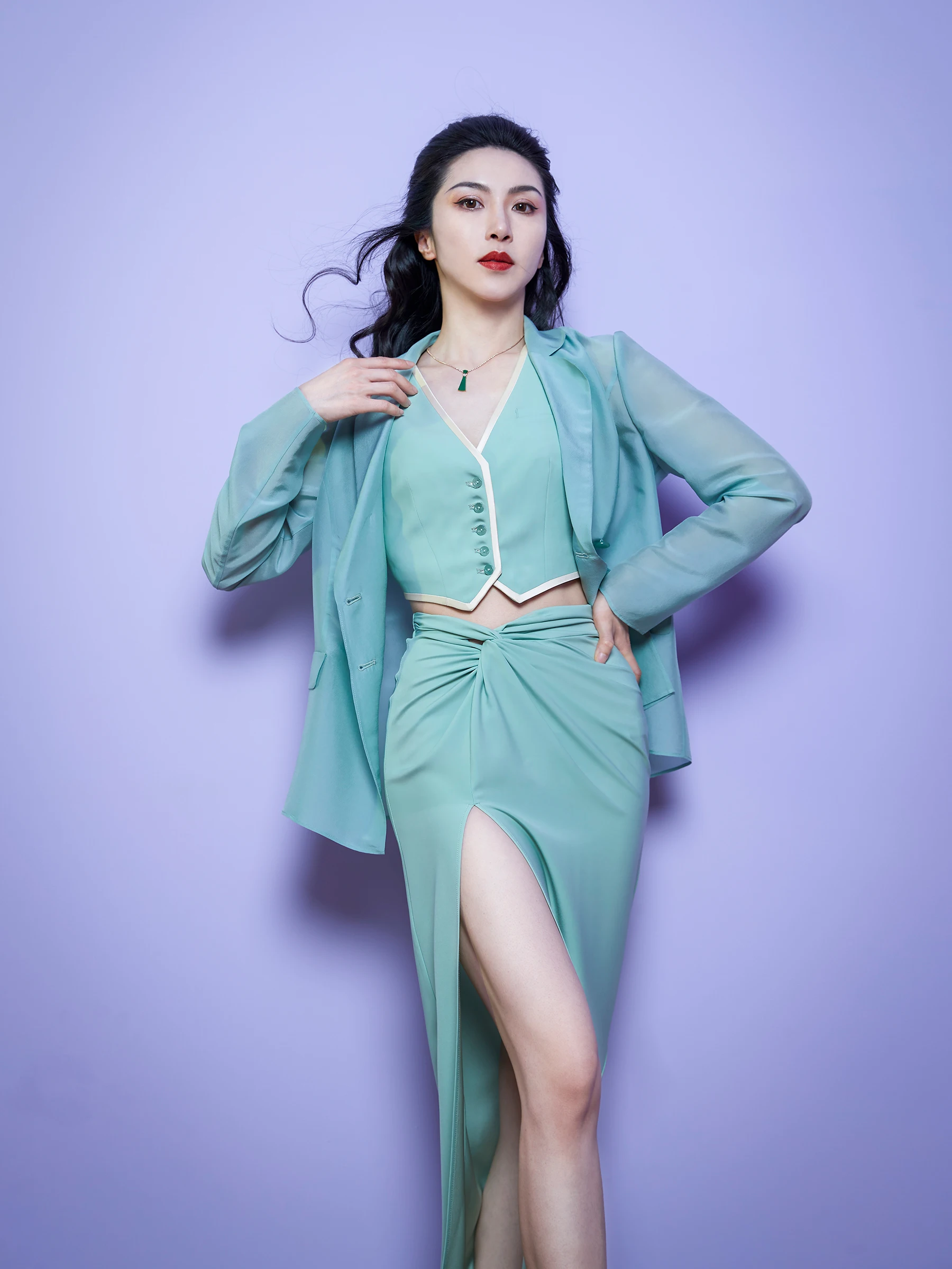 

Xuan ng Ji Summer Faion Set High Waist Split Front Knotted Acetate Vest And Skirt Ensemble Commuter Versatile Quali