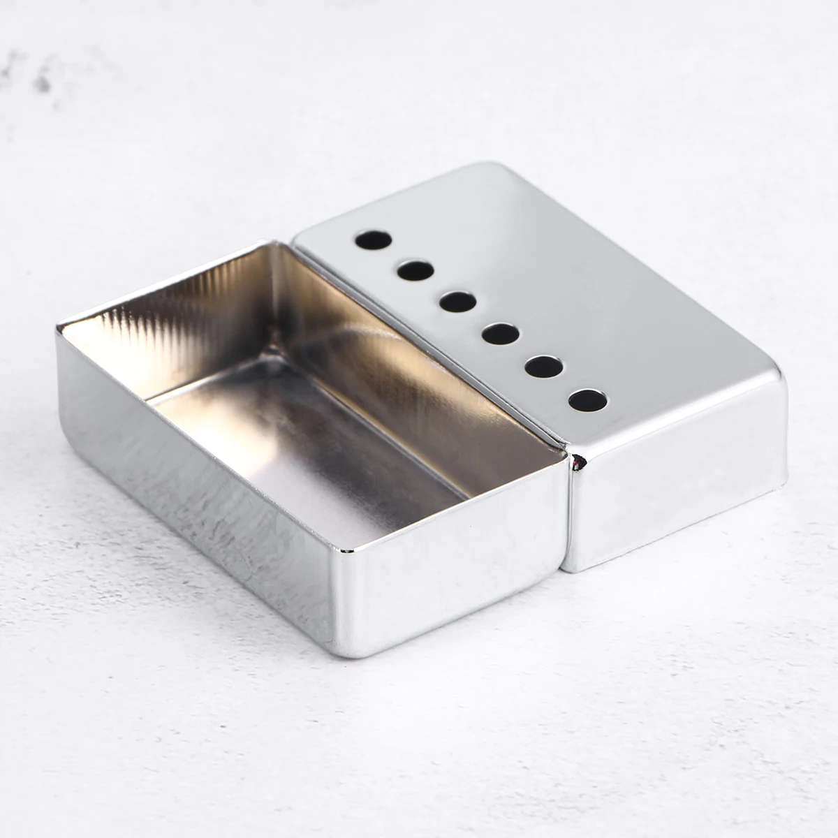 

2Pcs Double Coil Pickup Covers Chrome Plated Metal for Style Electric Guitar Replacement Silver 6-Hole Guitar Accessories