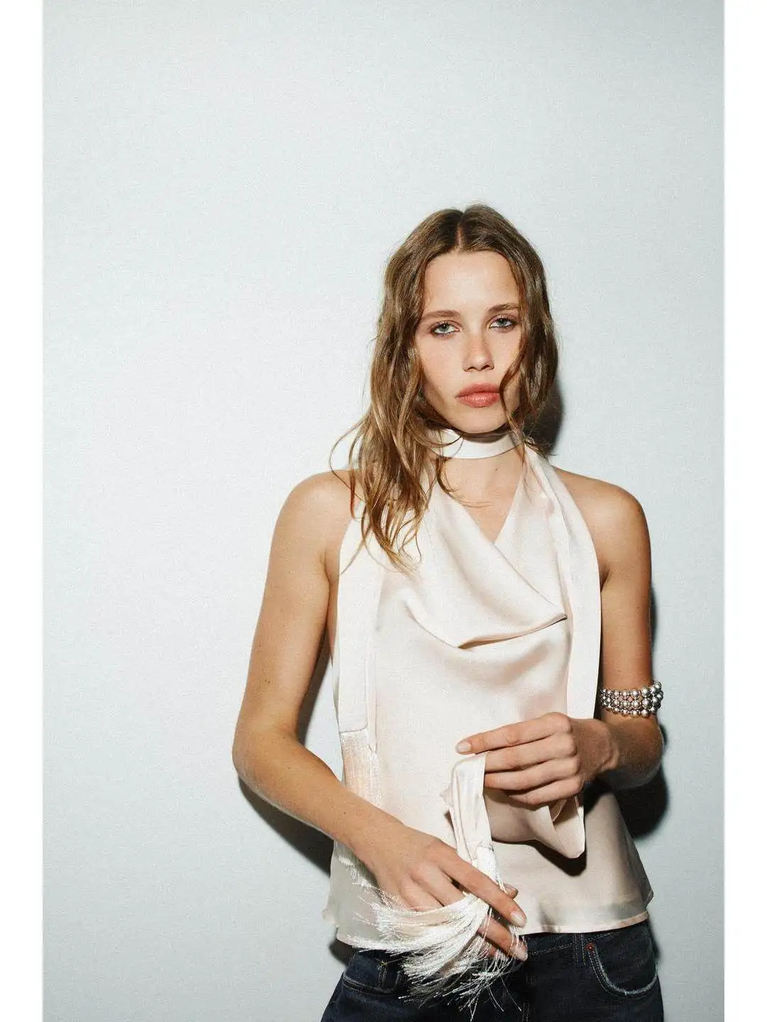 Fashionable Tassel Detail Backless Neckline Top Sexy Spring 2026 Women's Loose Fit Short Sleeve Casual Citywalk Wear