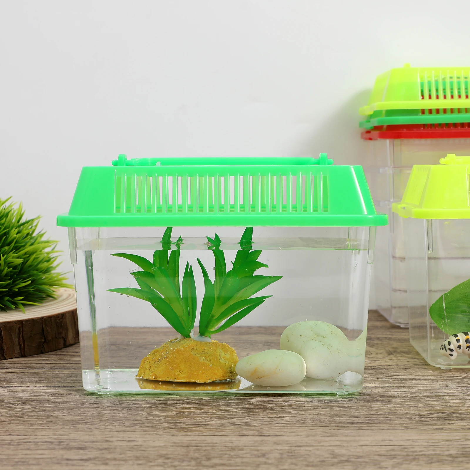

Portable Fish Tank Mini H held Aquarium 15x9 5x11cm Pet Box for Goldfish Turtle Smooth Surface Easy Cleaning Sturdy Plastic