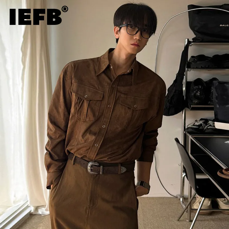 Camisa IEFB de ante sintético marrón para hombre, cuello clásico, doble bolsillo en el pecho, manga larga, informal, elegante, versátil, sobrecamisa, 9X2637