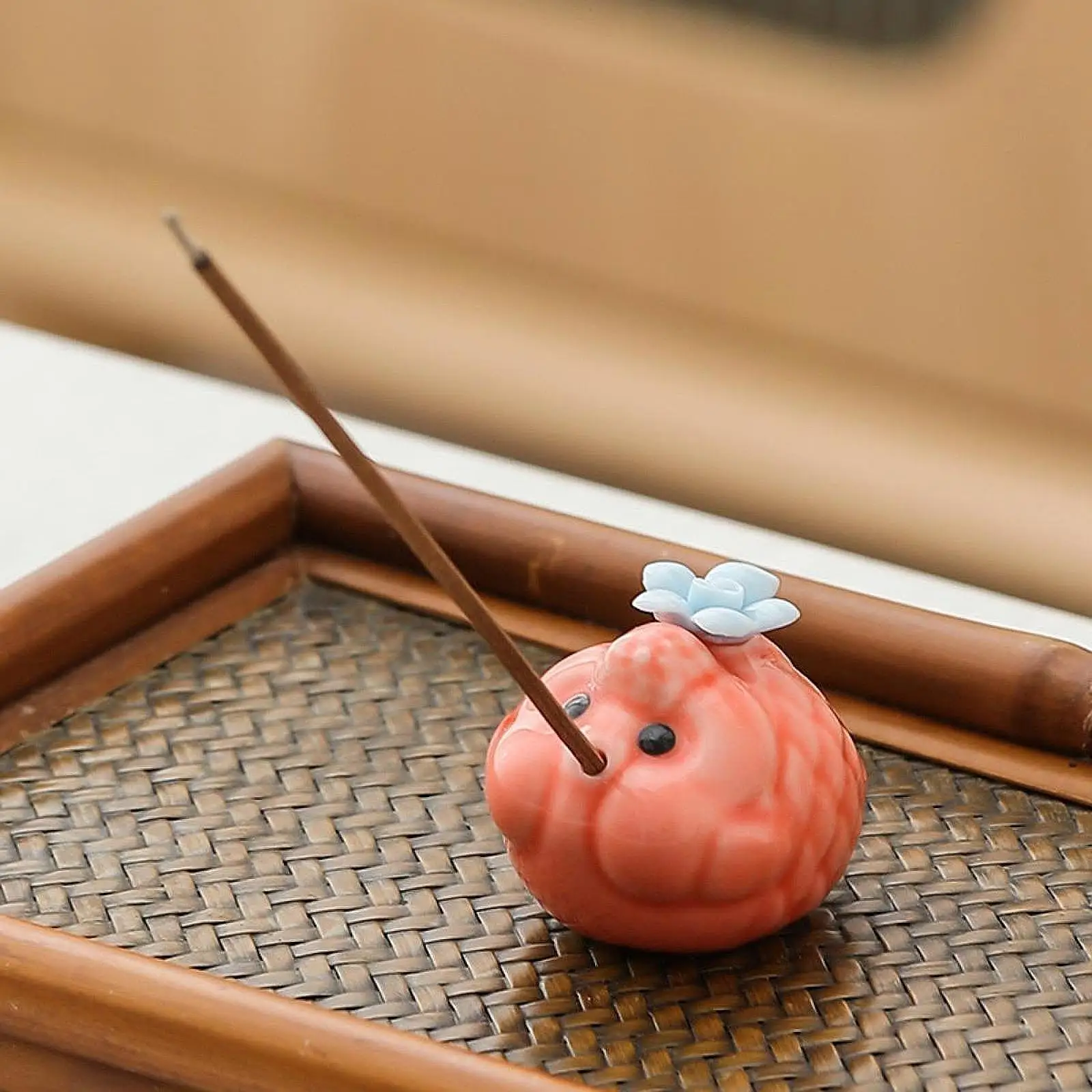 Mini Bubble Fish Statue Incense Stick Holder Art Craft Table Decor Cute Desktop Ornament for Desk Cabinet Office Bedroom Tearoom