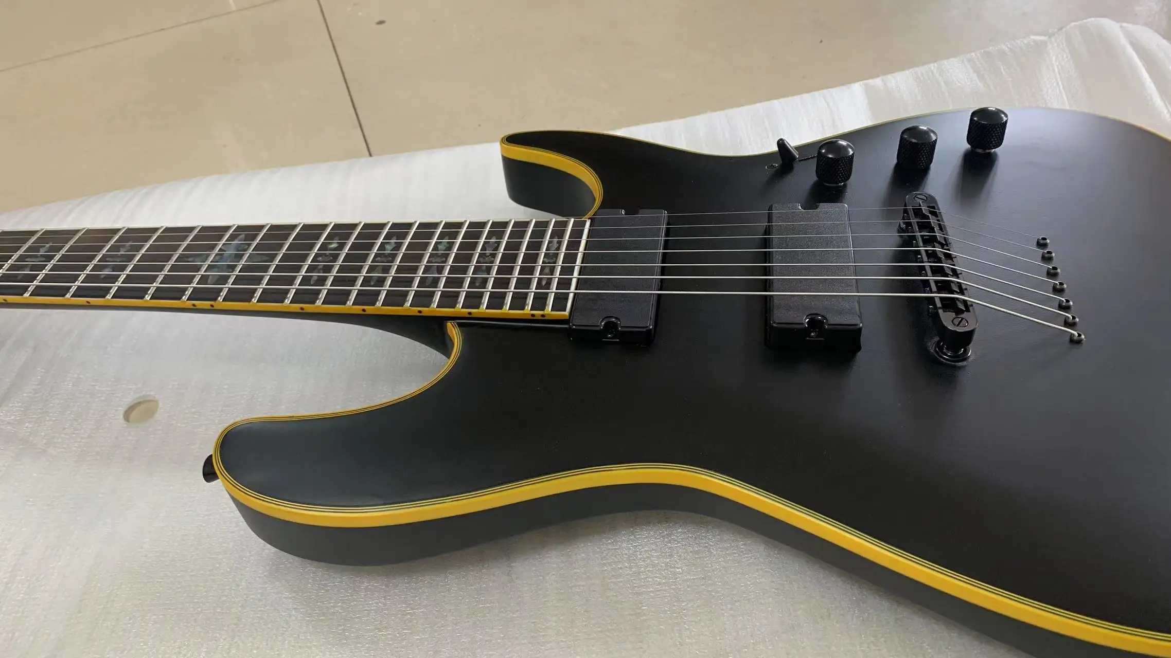 2024 New 8-string electric guitar, matte black body, active pickup, customizable, free shipping