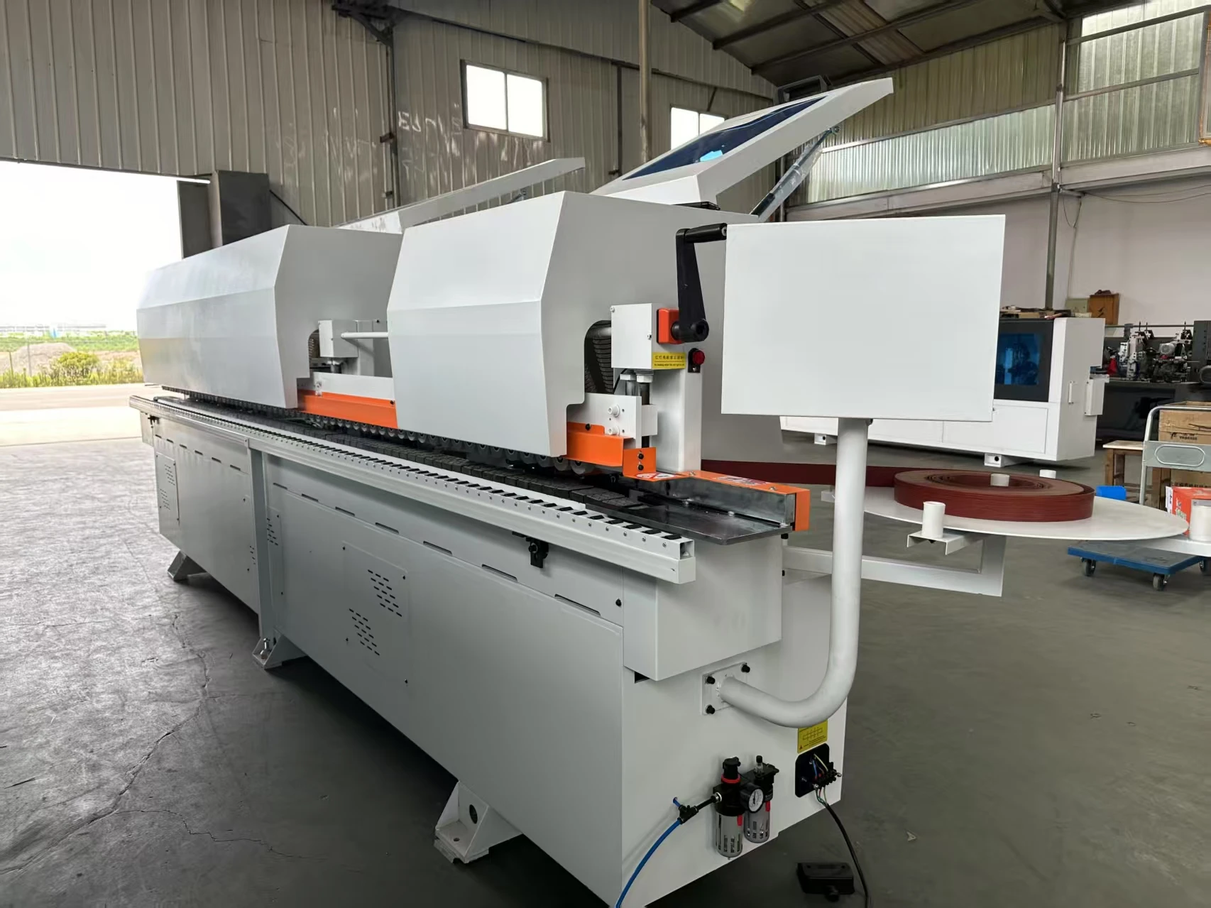 

High-Efficiency Wood Edgebander Automatic Panel Furniture Edge Banding Machine With Trimmer