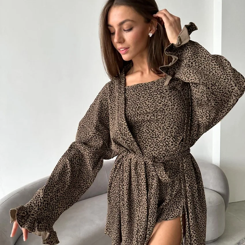 

Summer cool leopard print long sleeved nightgown, suspender shorts, three piece set knitted home clothes for women