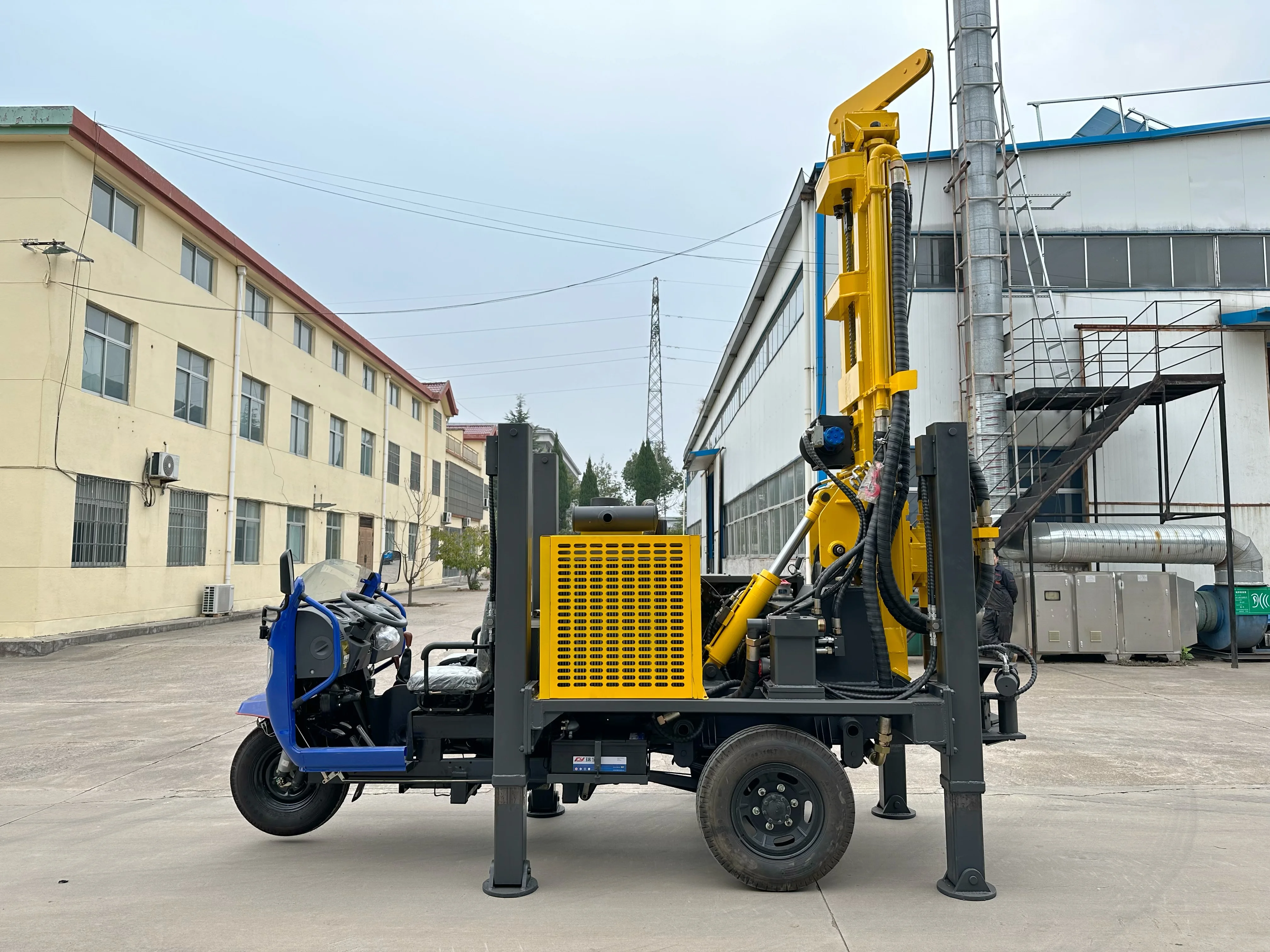 맞춤형 수중 시추 장비 200m 깊이 채광 장비 삼륜차 탑재
