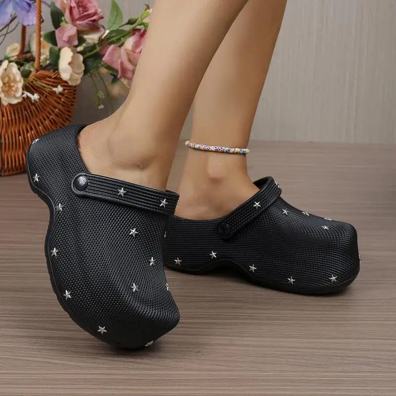 Y2K Metall-Stern Chunky Plateau Clogs Sandalen Damen Sommer 2026 Weiche Dicke Sohle Gartenschuhe Leichte Strandpantoffeln für Frauen – Detail 4
