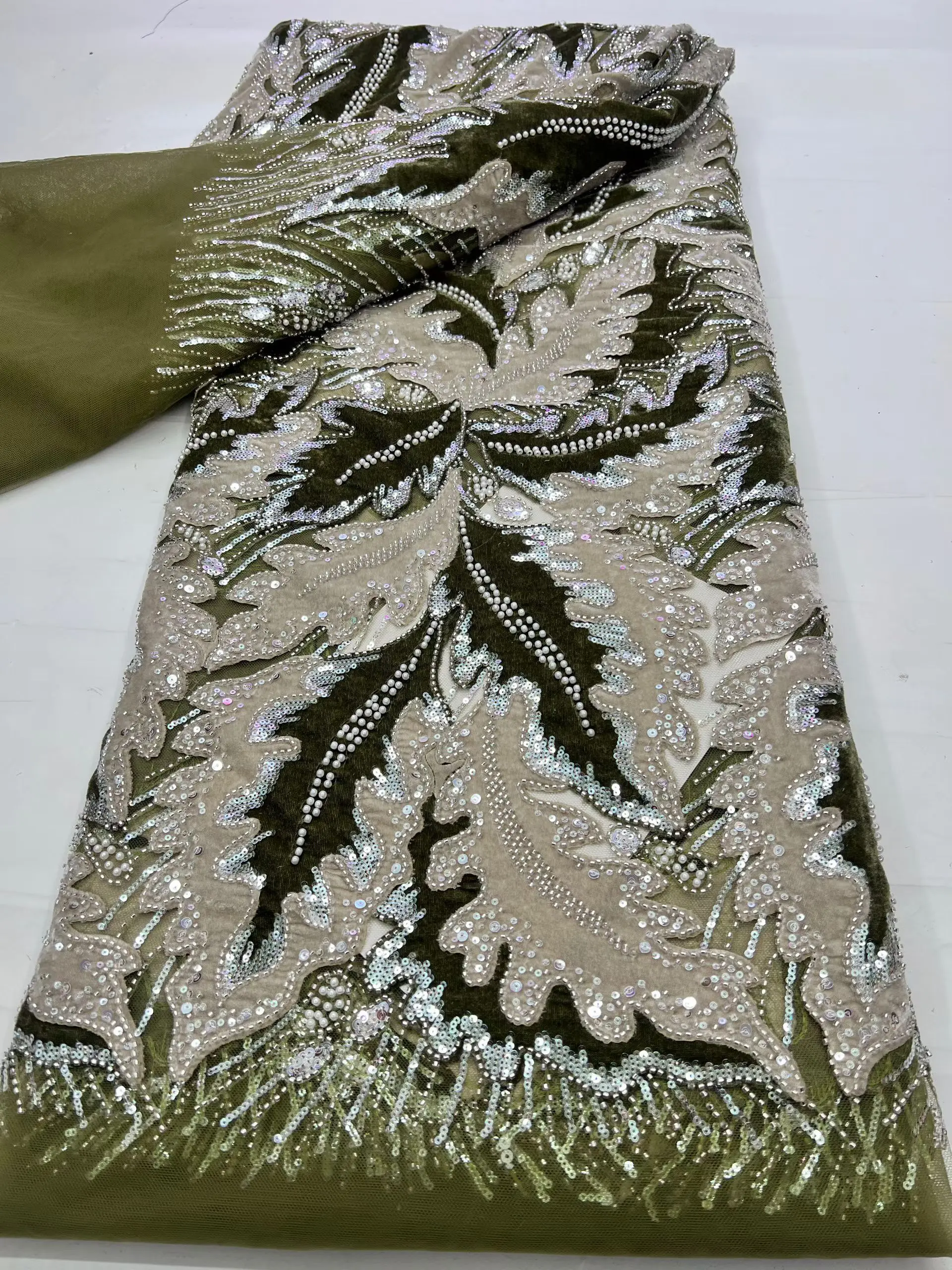 

New Design Velvet African Nigeria Lace Fabric 2025 High Quality Beaded Sequins French Lace Fabric For Women Party Dress LHD25174