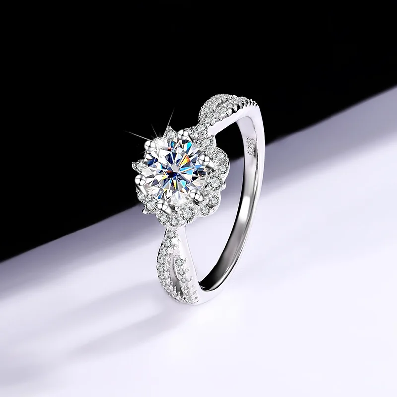 

High-quality Silver Pure Silver Princess Elsa D Color Moisan Diamond Ring, A Delicate and Versatile Wedding Accessory for Ladies