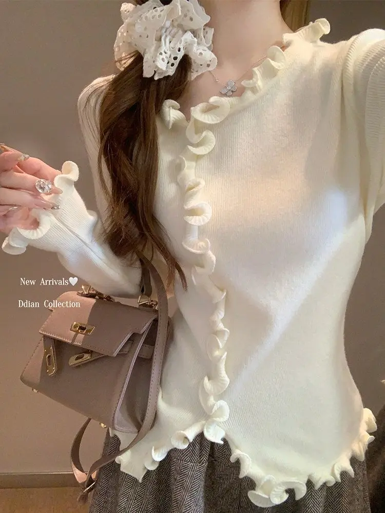 

Japan Sweet Fungus-Edged Sweater Bottoming Shirt For Women Autumn Winter With High-End Design Slim V-Neck Knitted Top