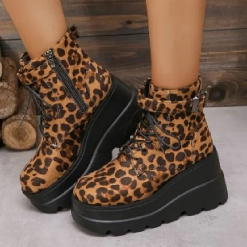 Large Size Thick Soled Wedge-shaped Women's Boots 2024 New Modern Platform Leopard Print Zipper Strap Fashionable Snow Boots