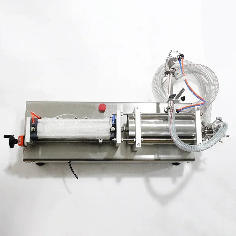 Horizontal pneumatic liquid filling machine