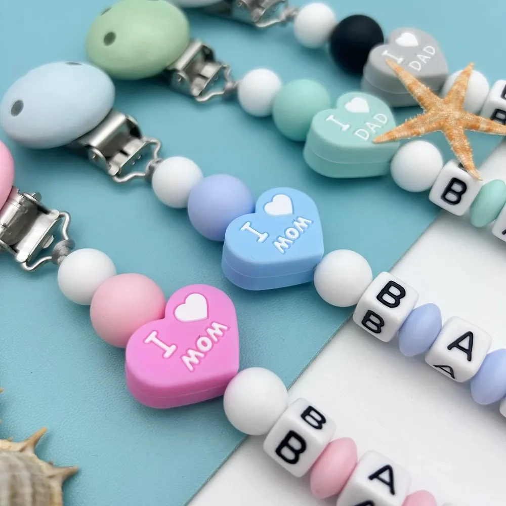 Nomi di lettere inglesi personalizzate Silicone pinguino ciuccio catene supporto clip perline ciondolo giocattolo per regali massaggiagengive per neonati